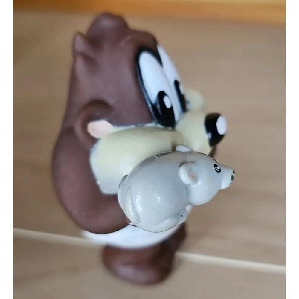 1996 Vintage Looney Tunes Tasmanian Taz Devil with mouse plastic Figurine 3.5
